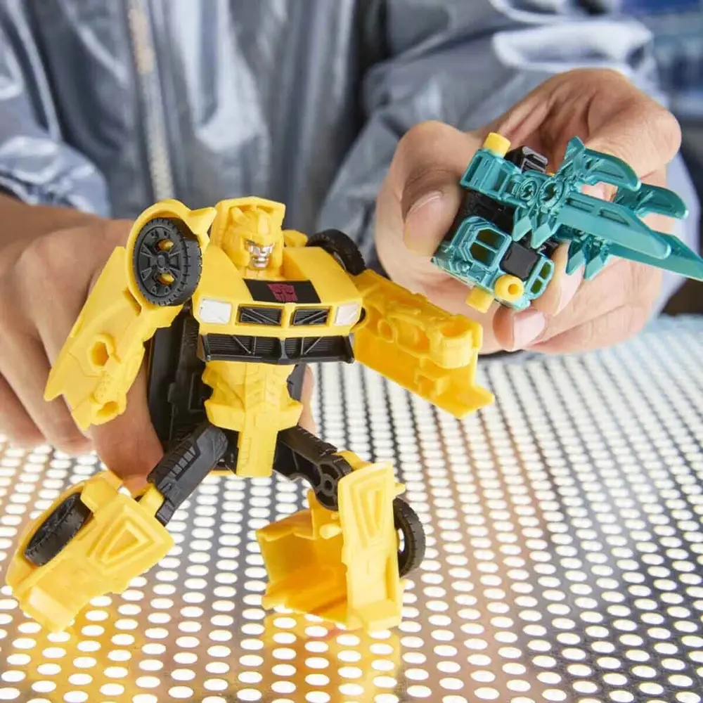 G0747 Transformers Cyberworld Zırhlı Siber Dönüşen Araba 7