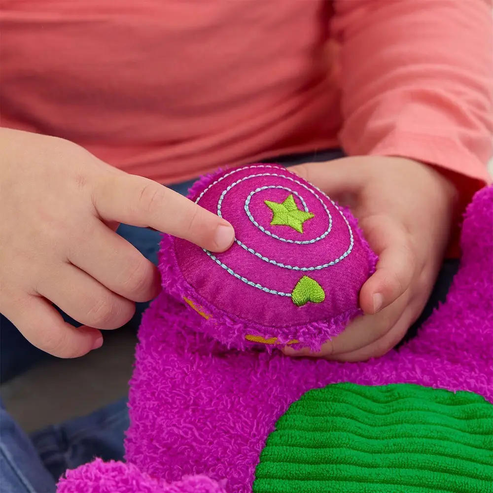 HYG89 Fisher-Price Kalp Yapan Barney Pelüş Oyuncağı 5