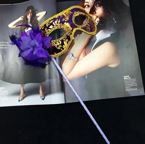 Lüks Taşlı Saplı Maskeli B Maskesi Mor Renk 35 cm