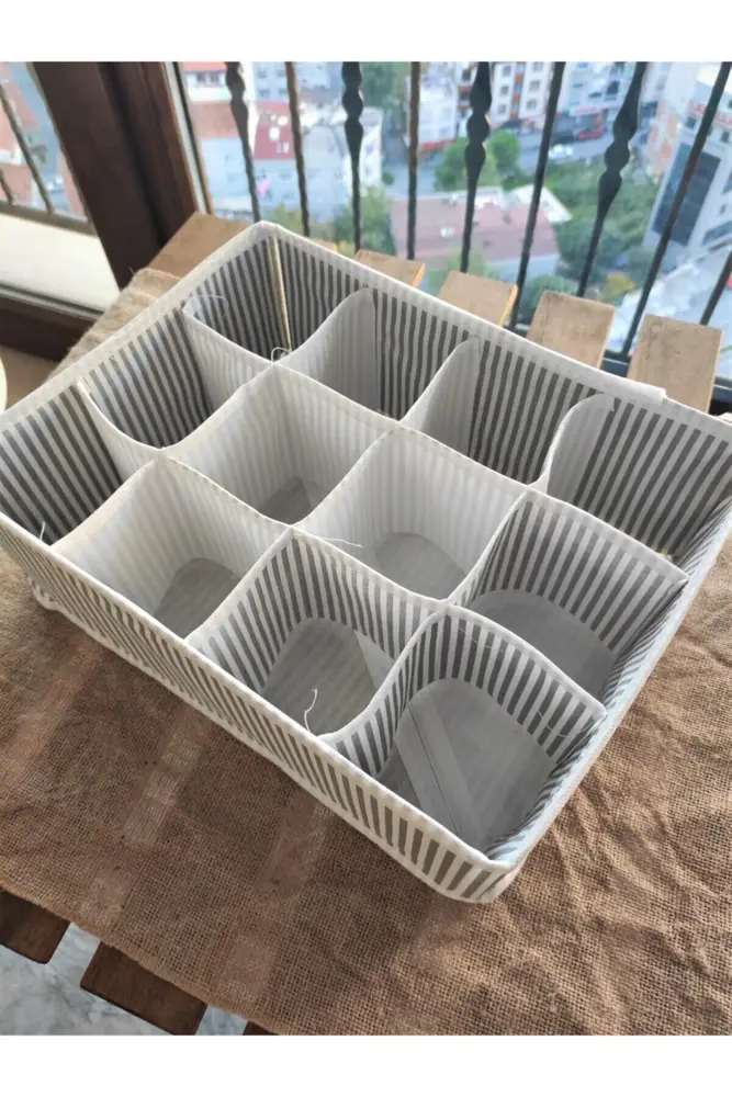 12 Bölmeli Pratik Bölmeli Çekmece Düzenleyici Organizer 2