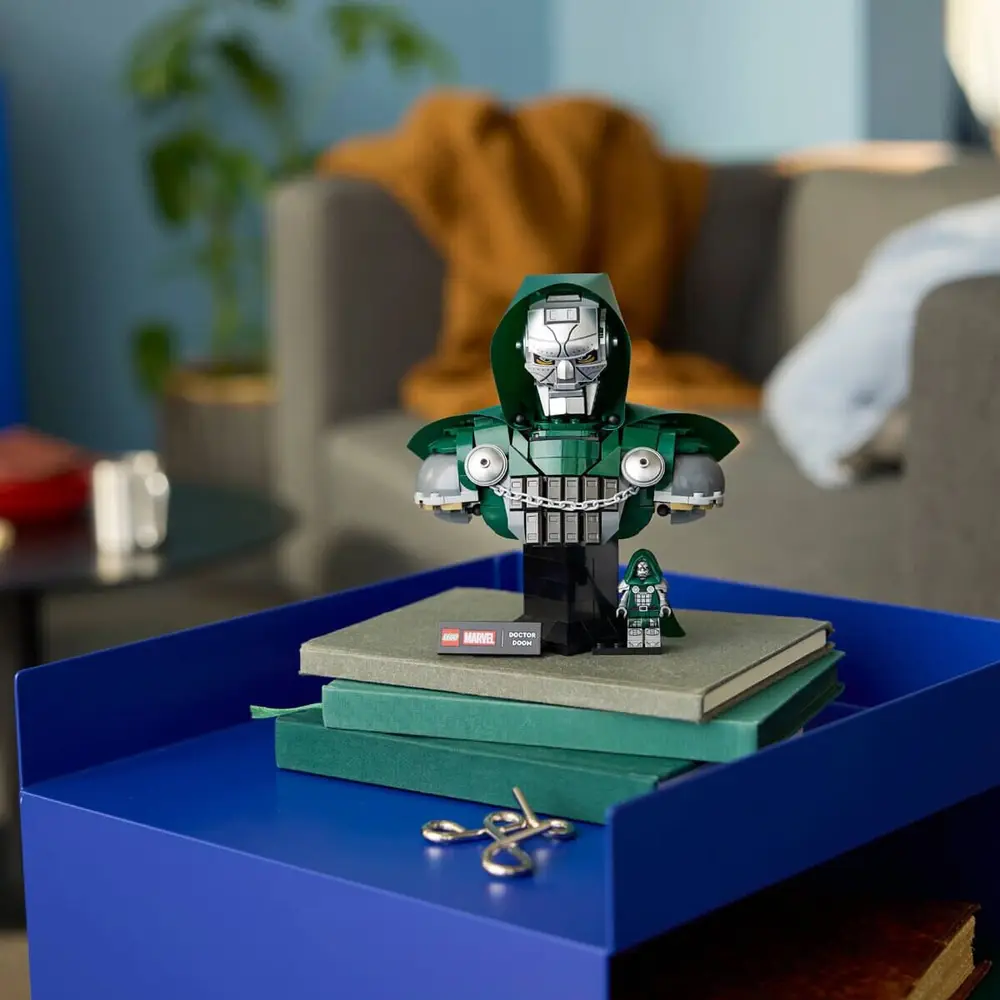 76345 Dr Doom Büstü 5