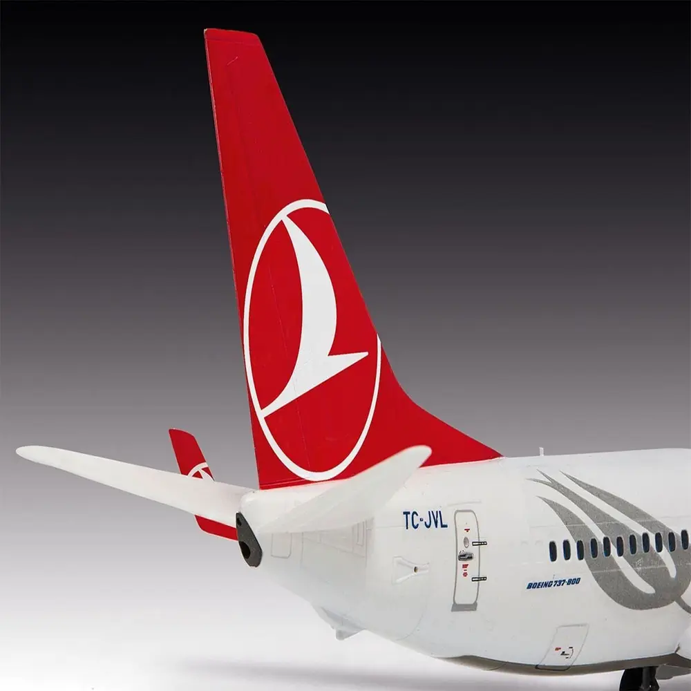 63772 Revell - Turkish Airlines Boeing 737-800 1:144 Maket Kiti 4