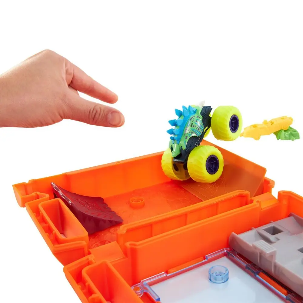 HXT04 Hot Wheels Trucks Taşınabilir Oyun Seti 3