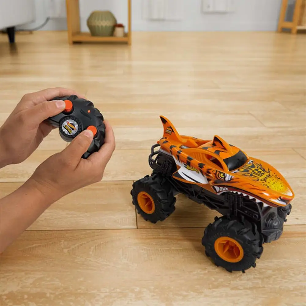 HNV03 Hot Wheels Trucks RC 1:24 Tiger Shark Uzaktan Kumandalı Araç 3