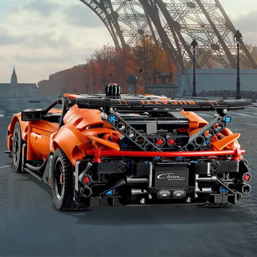 42222 Lego Technic Bugatti Chiron Pur Sport 771 parça +9 yaş 6