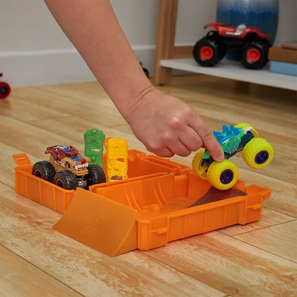 HXT04 Hot Wheels Trucks Taşınabilir Oyun Seti 4