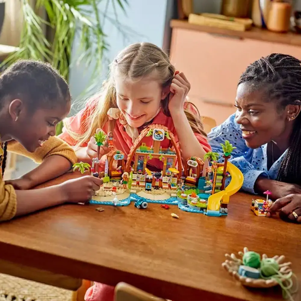 42673 Lego Friends Tatil Köyü 1140 parça +8 yaş 7