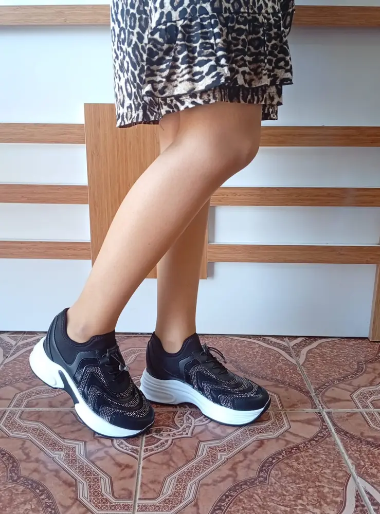 Kadın Yüksek Taban Rahat Şık Günlük Spor Ayakkabı Siyah Renk 2
