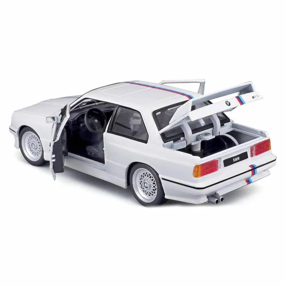 21100 Burago 1:24 BMW M3 1988 Model Araba 3