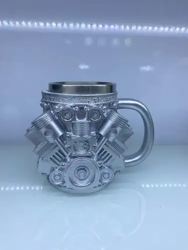 V8 Çelik Kupa